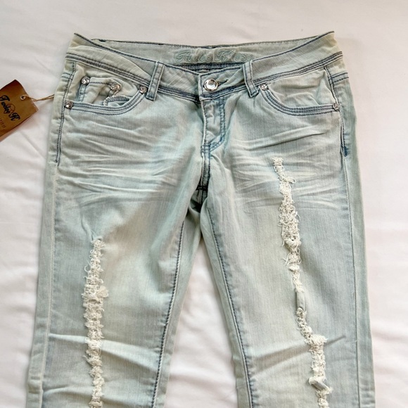 Low-rise Rhinestoned Bedazzled Embellished Jeans - Picture 4 of 7